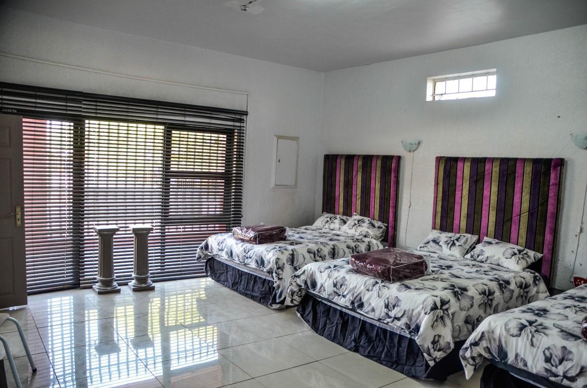 Sani Bonani Guest House Klerksdorp Exterior photo